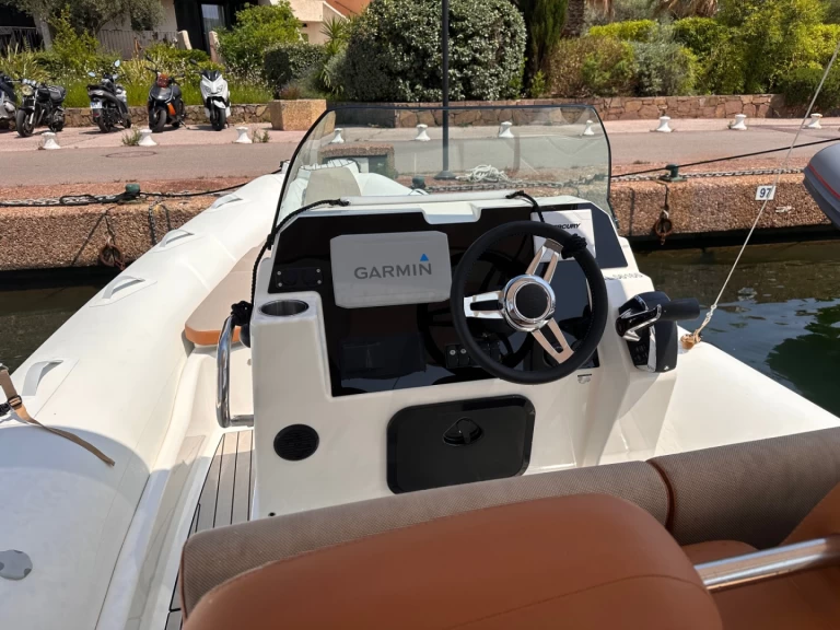 Zodiac Medline 7.5 da affittare a  Port Grimaud