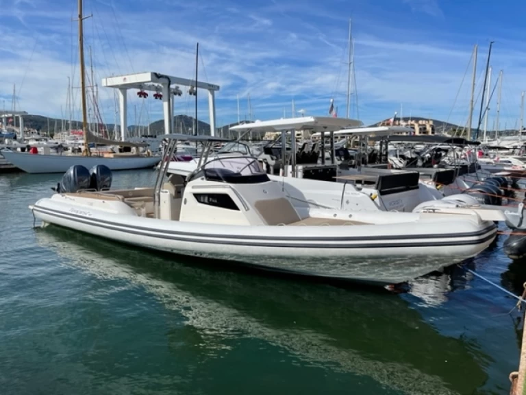 Gommone a noleggio a Port Grimaud al miglior prezzo
