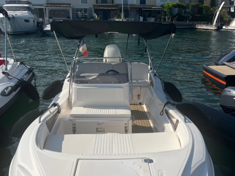 Noleggio Gommone Zar con patente nautica