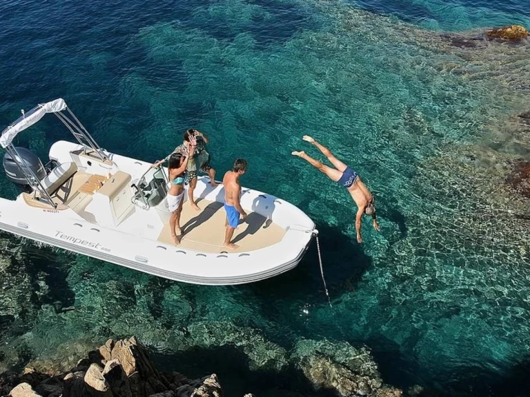 Gommone a noleggio a Port Grimaud al miglior prezzo