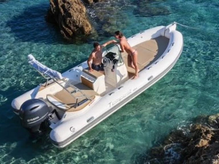 Capelli Tempest 650 da affittare a  Port Grimaud