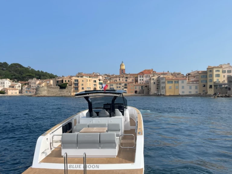 Pardo Yachts Pardo 38 da affittare a  Port Grimaud