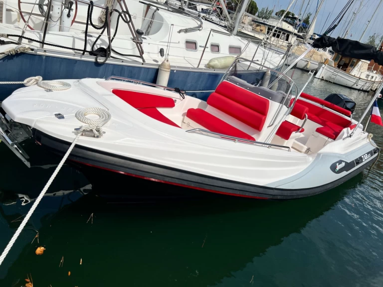 Gommone a noleggio a Port Grimaud al miglior prezzo