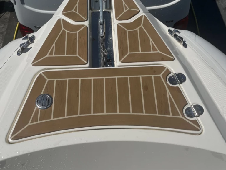 Noleggio barche Port Grimaud economico CAPELLI 700 TEMPEST OPEN