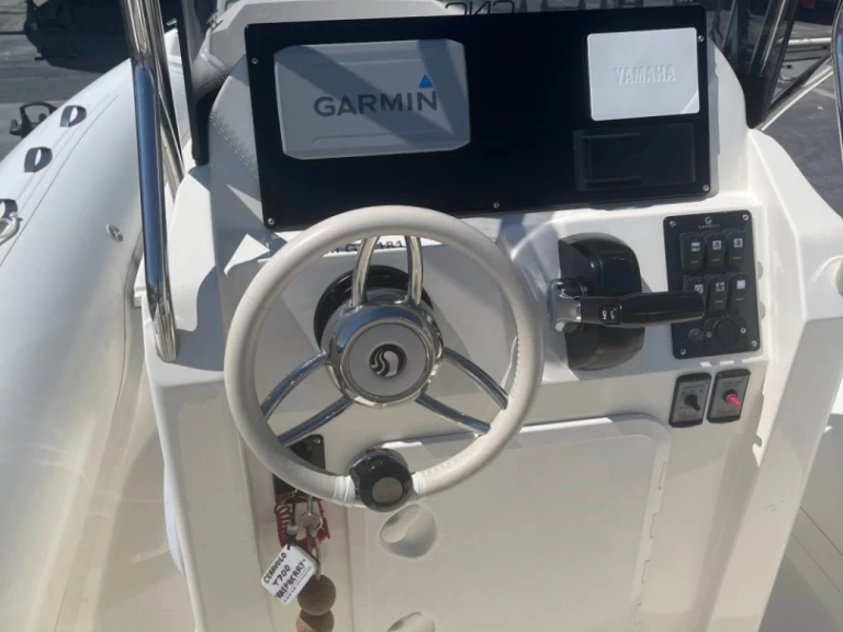 Noleggio barche Capelli CAPELLI 700 TEMPEST OPEN a Port Grimaud su Samboat
