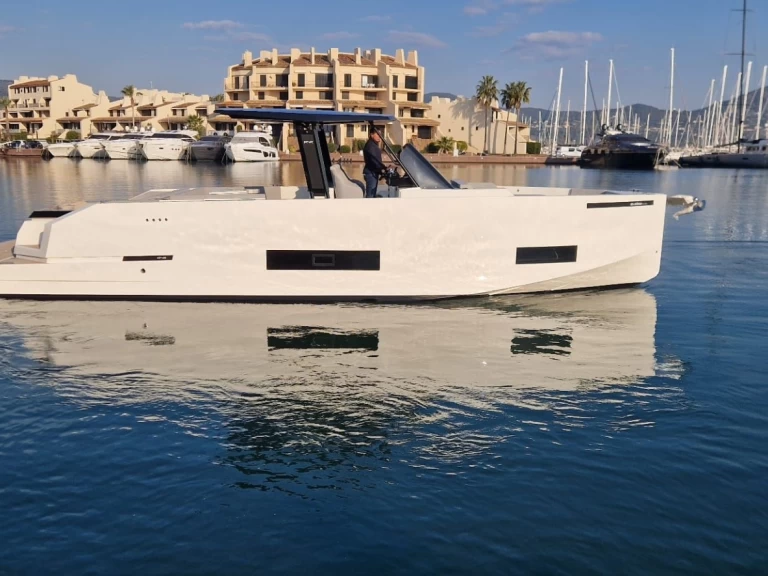 Noleggio Yacht di lusso a Port Grimaud – DE ANTONIO Yachts De Antonio D42 Open