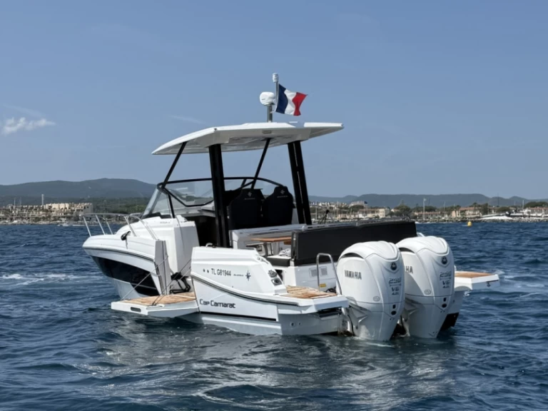 Noleggio Barca a motore a Port Grimaud – Jeanneau Cap Camarat 9.0 WA