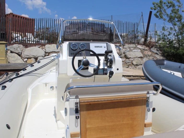 Gommone a noleggio a Hyères al miglior prezzo