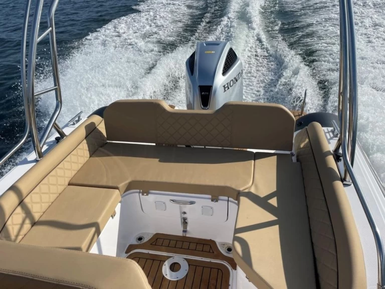 Noleggio Gommone a Cogolin – Salpa Salpa Soleil 23