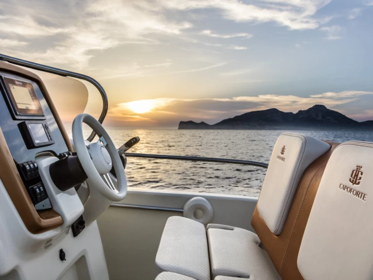 Noleggio a Cogolin – Capoforte CX 240 su SamBoat