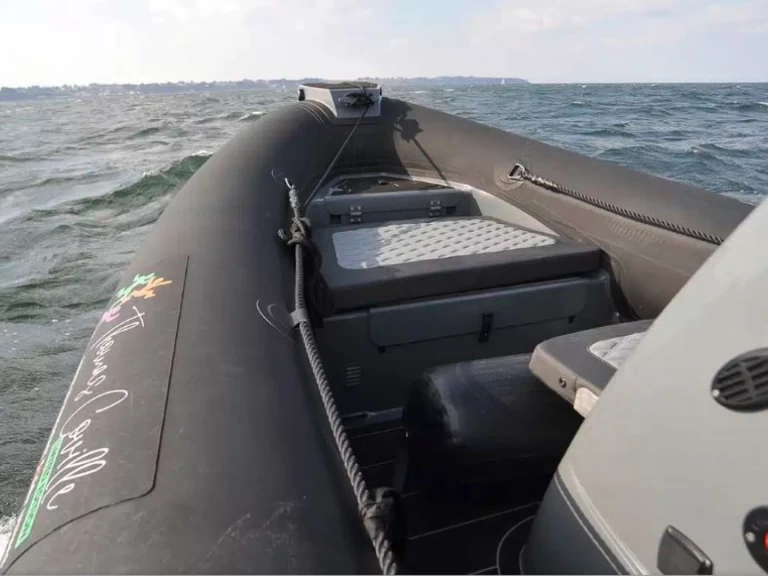 Noleggio barche Highfield 700 THOMAS COVILLE a Cogolin su Samboat