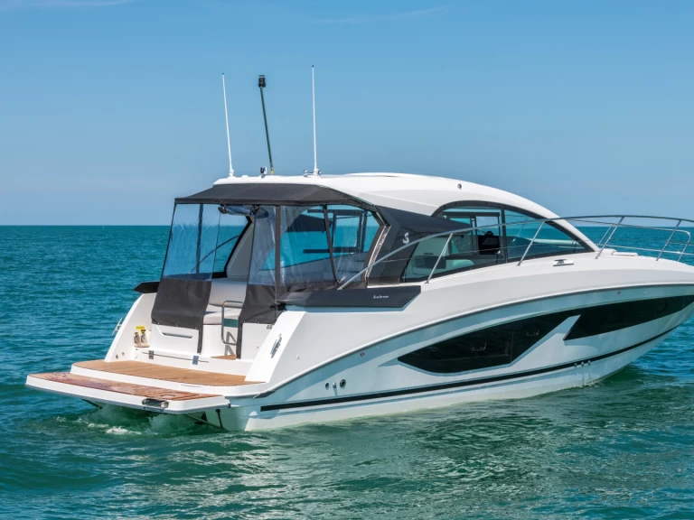 Noleggiare una Bénéteau Gran Turismo 36 a Cogolin