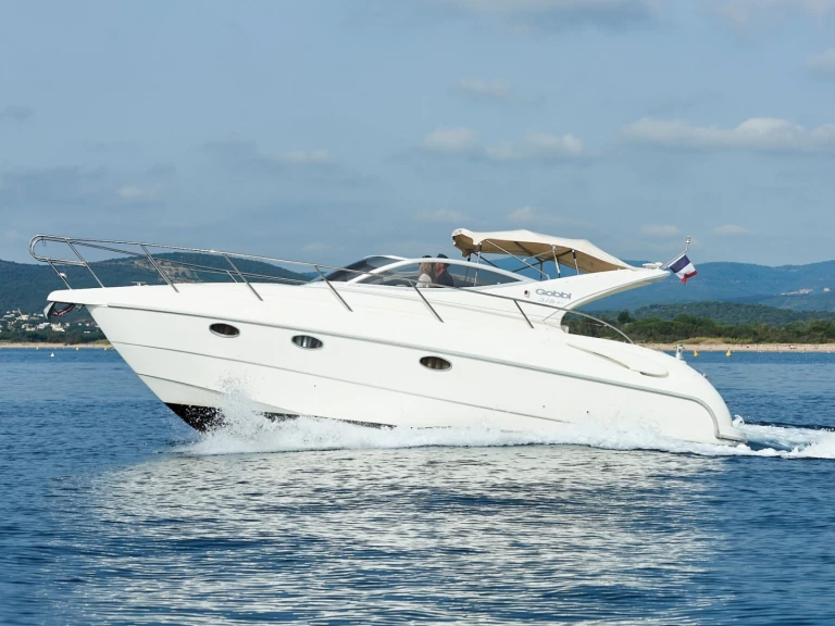 Barca a motore a noleggio a Port Fréjus al miglior prezzo