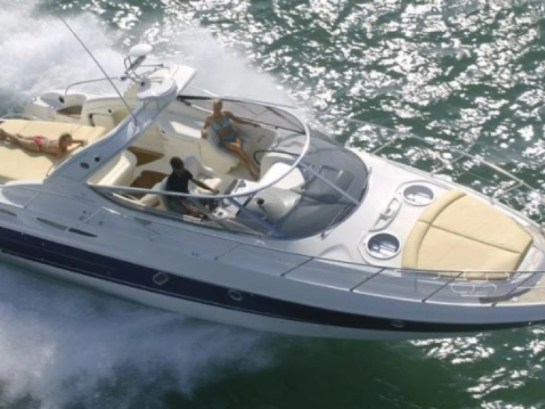 Noleggio barche Cranchi Endurance 39 a Saint-Raphaël su Samboat