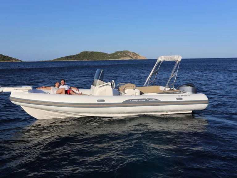 Noleggio a Saint-Raphaël – Capelli Tempest 775 su SamBoat