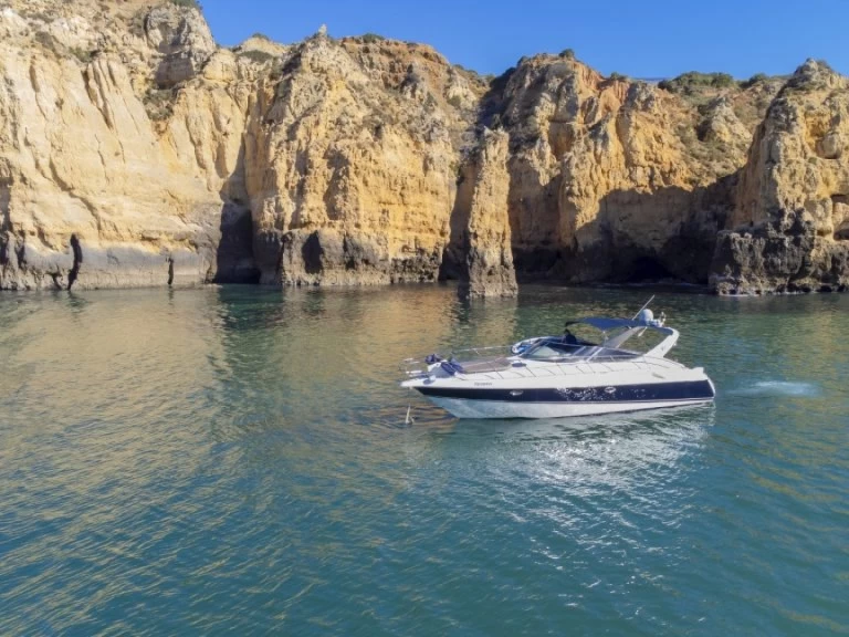 Noleggiare una Cranchi Endurance 39 a Saint-Raphaël