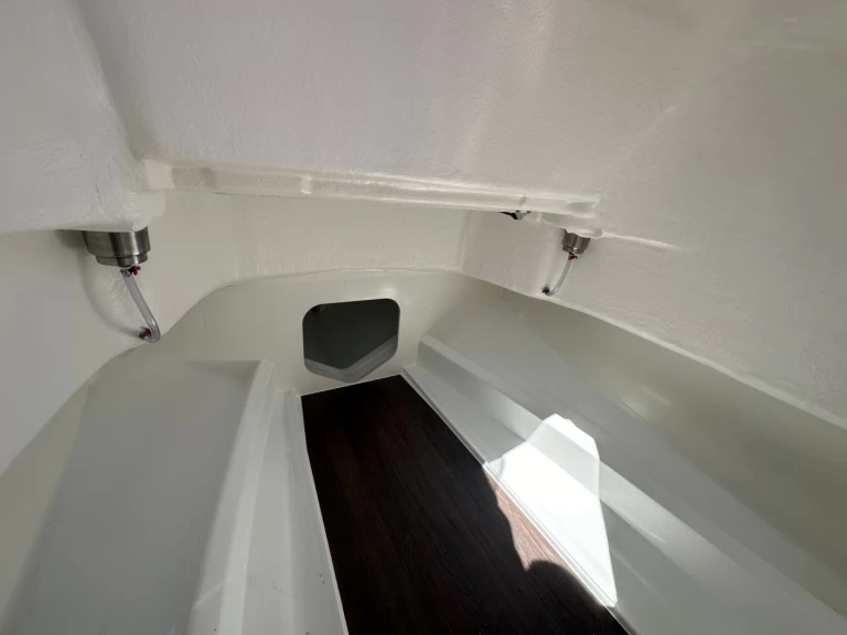 Barca a motore a noleggio a La Flotte al miglior prezzo