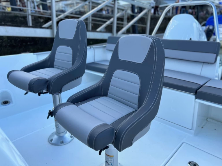 Noleggio a La Flotte – Jeanneau Cap Camarat 7.5 CC Serie 3 su SamBoat