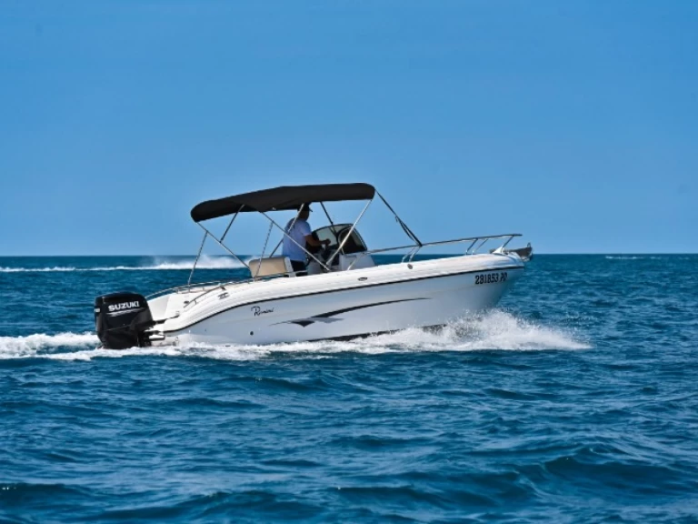 Noleggio a Funtana-Fontane – Ranieri Voyager 24 su SamBoat