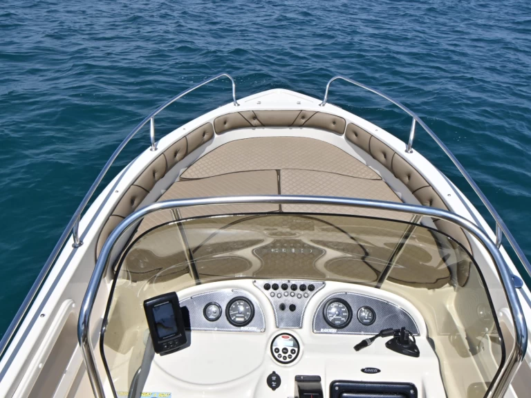 Noleggio Barca a motore a Funtana-Fontane – Ranieri Voyager 640