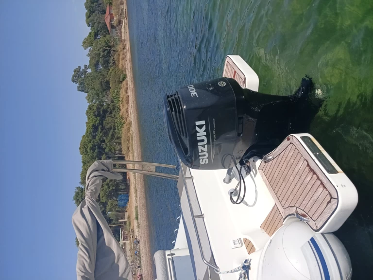 Noleggio Gommone Asso con patente nautica