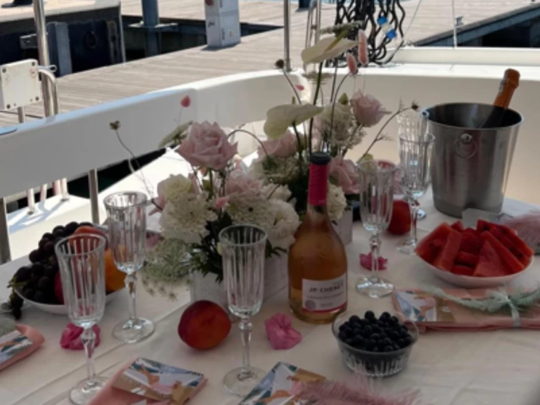 Noleggiare una Fountaine Pajot Lipari 41 a Porto Montenegro