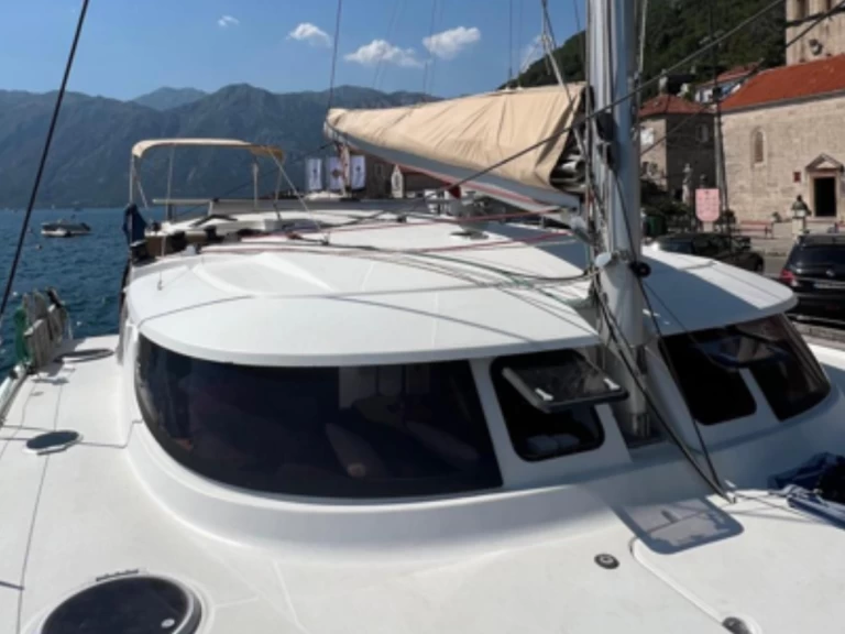 Noleggio Catamarano a Porto Montenegro – Fountaine Pajot Lipari 41