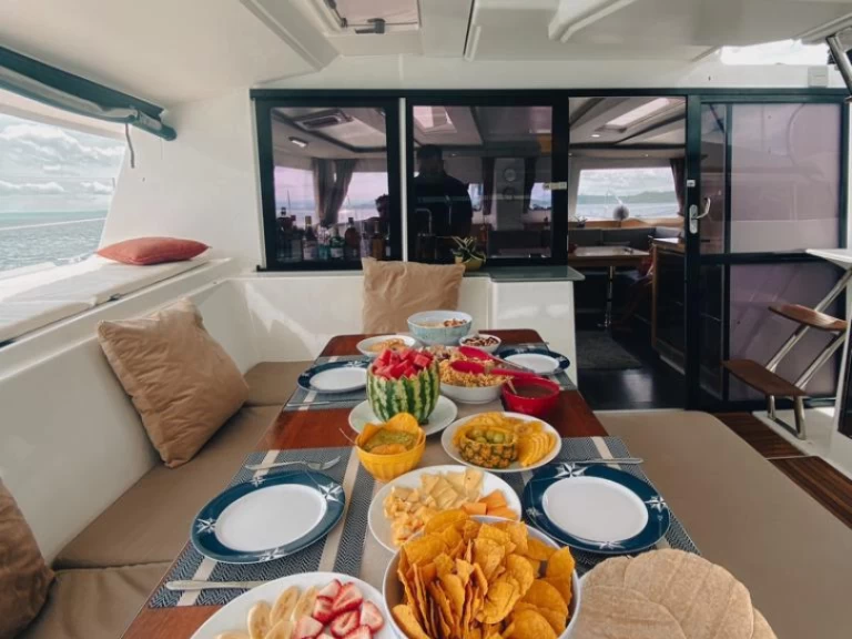 Noleggio Barca a motore Fountaine Pajot con patente nautica