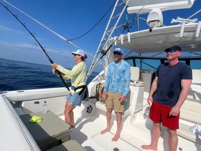 Noleggio Barca a motore Tiara con patente nautica