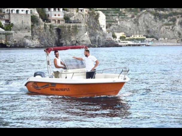 Noleggio Barca a motore con o senza skipper Terminal Boat a Amalfi