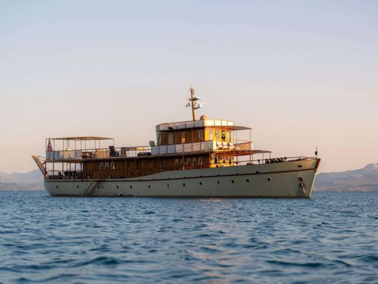 Noleggio Yacht di lusso  con patente nautica