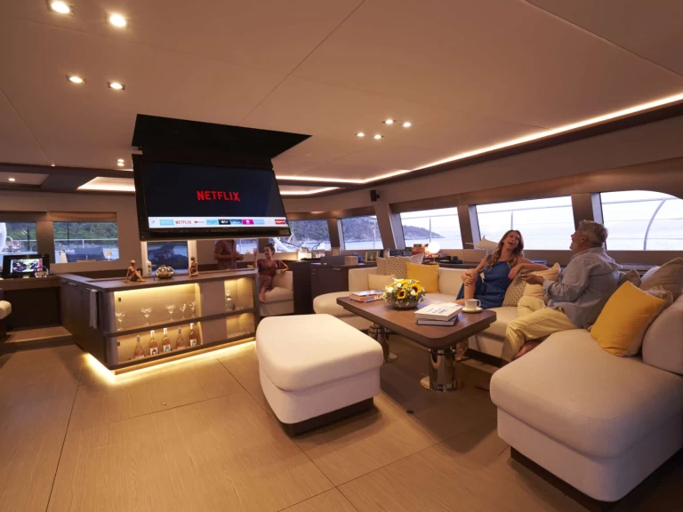 Noleggio Yacht di lusso a Néa Péramos – Lagoon CRAZY HORSE