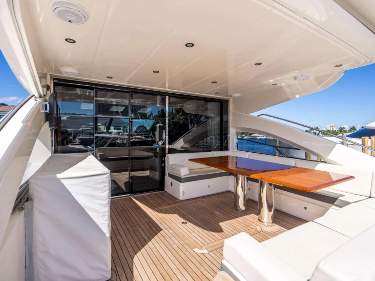 Noleggio barche Princess Viking POLICY LIMITS a Fort Lauderdale su Samboat