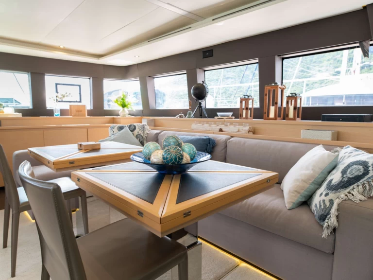 Yacht di lusso a noleggio a Windward Bay al miglior prezzo