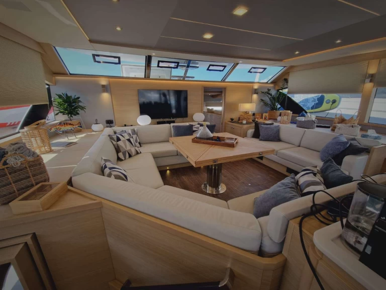 Noleggio Yacht di lusso Aquila con patente nautica