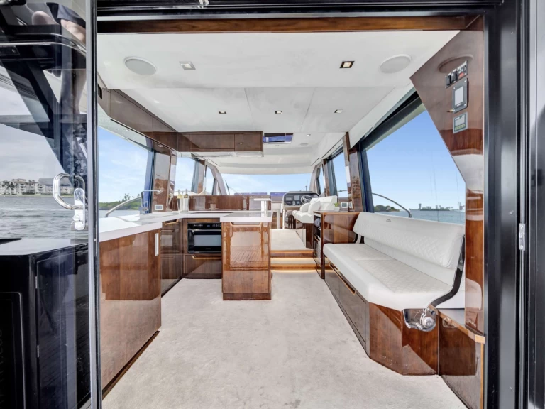 Noleggiare una Galeon Infinity a Miami