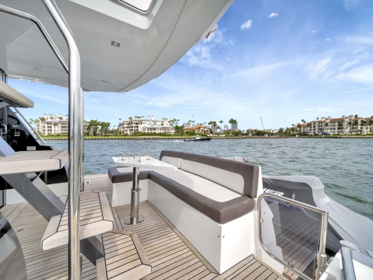 Noleggio Yacht di lusso a Miami – Galeon Infinity