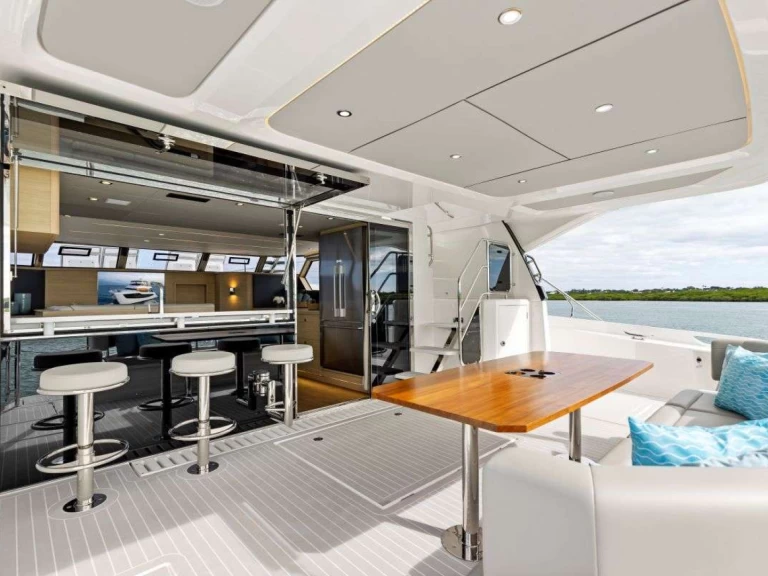 Noleggio Yacht di lusso Aquila con patente nautica