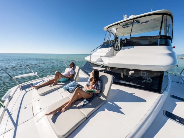 Noleggio Yacht di lusso Aquila con patente nautica