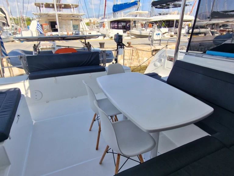 Noleggio barche Lagoon Lagoon 40 a Álimos su Samboat