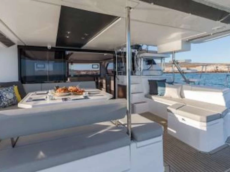 Yacht di lusso a noleggio a Isole Vergini Britanniche al miglior prezzo