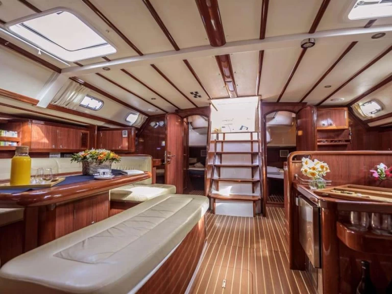 Ocean Yachts MYTHOS da affittare a  Atene