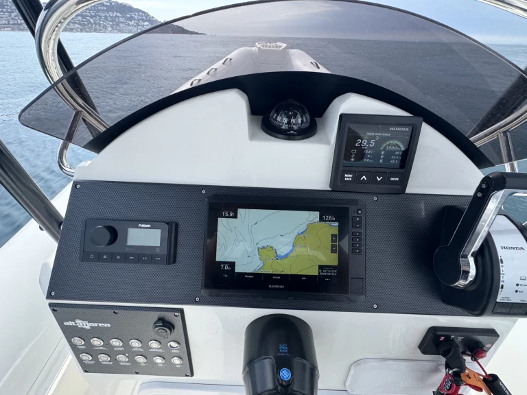 Noleggiare una 4XC HA27 a Roses