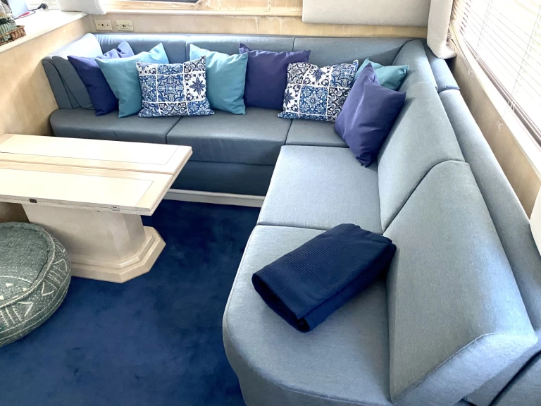 Noleggio barche Serifos economico Hatteras 50 Convertible