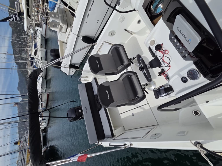 Noleggio barche Toulon economico Flyer Serie 8