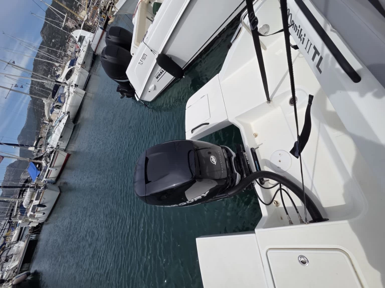 Noleggio Barca a motore con o senza skipper Bénéteau a Toulon