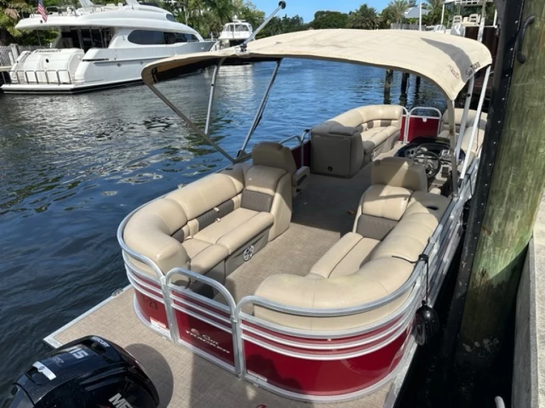 Noleggio barche Suntracker DLX 24 Party Barge a Fort Lauderdale su Samboat