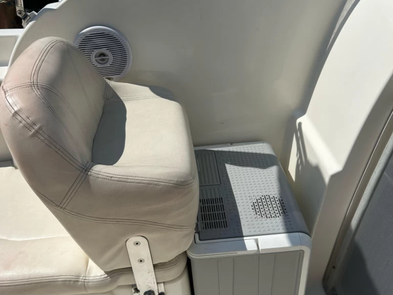 Noleggiare una Jeanneau Leader 625 a Barcellona