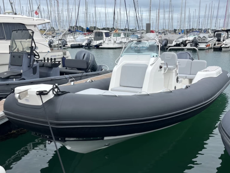 Noleggiare una Zodiac Medline 7.5 a La Trinité-sur-Mer