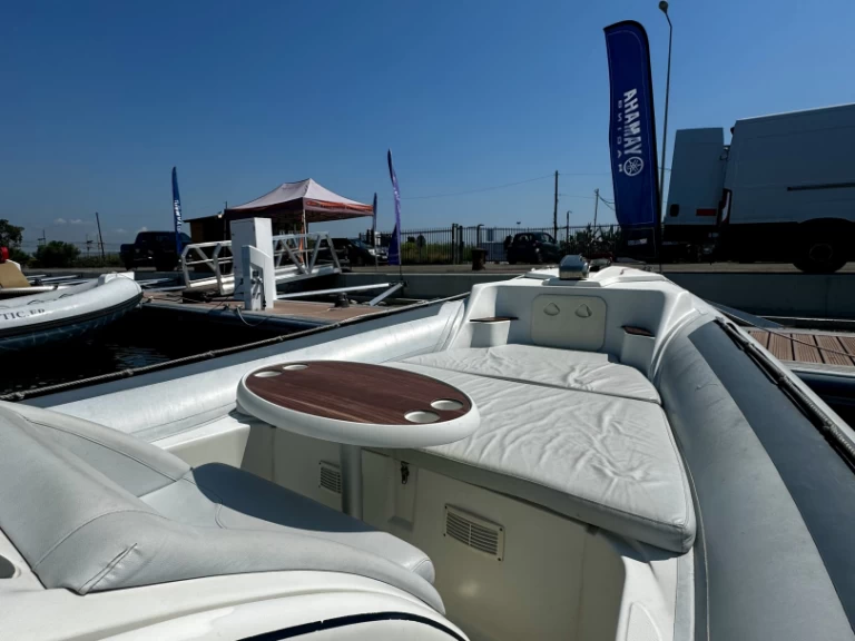 Noleggio Gommone Lomac con patente nautica